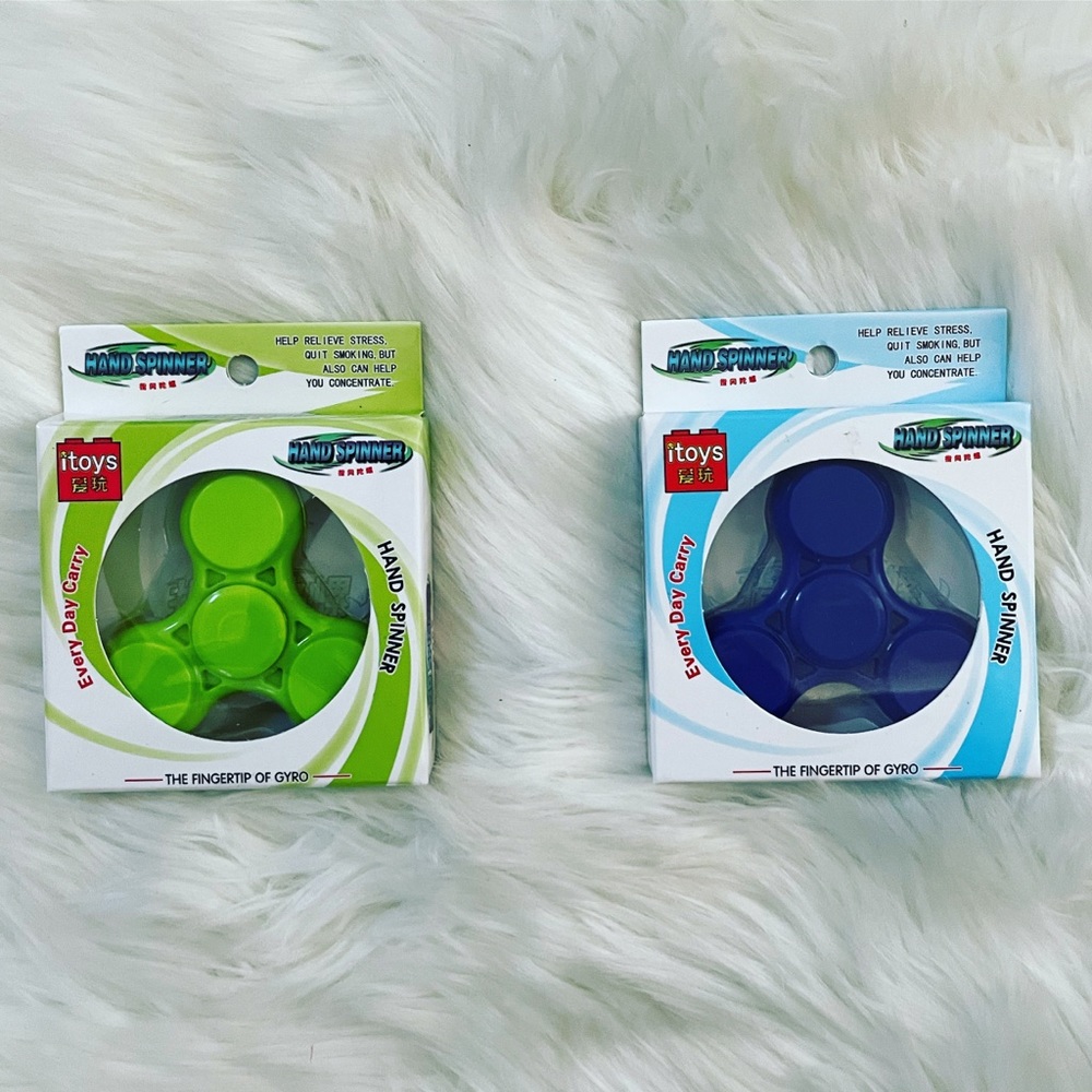 2 Hand Spinners for Stress Relief and Concentration